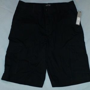 Men's black cargo shorts New w/tag size 32 APT. 9